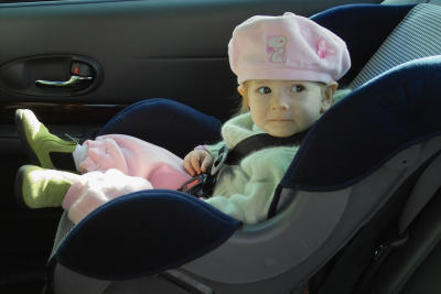 Awww hell .... Dad's driving on the wrong side of the car !!!