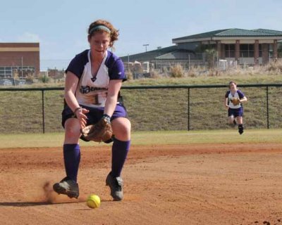 KellyL Pounces On A Bunt