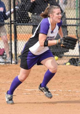 LindsayB Charges A Bunt