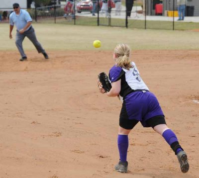 Carleen fires to 2nd ...