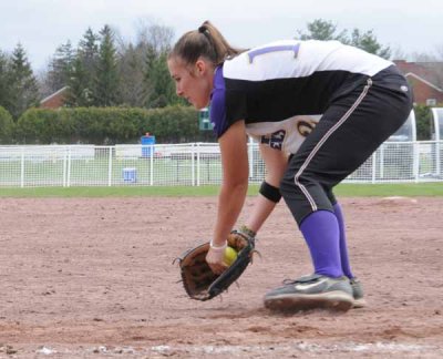 LindsayB Scoops a Grounder