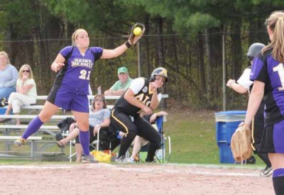 ... And KellyE Grabs the Out
