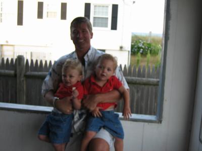hull_82005_twins