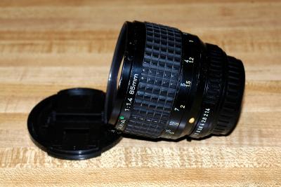 A*85mm f1.4 side view.jpg