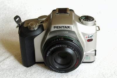 Pentax *ist 35mm SLR
