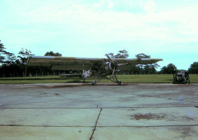 Old Aircraft  Tengah.jpg