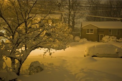 Snow at 2am Saturday, February 6, 2010 at about 12 in Alexandria, Virginia