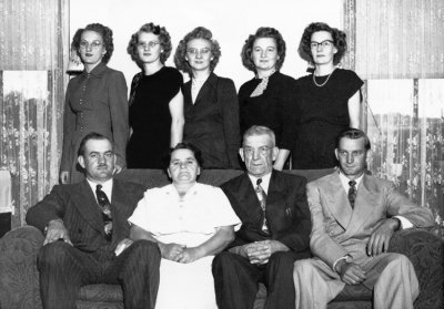 Here again we can see a shot of the Robinson family. Standing, left to right: Wanda Osterberg, Louise Mattson, Alice King, Alma Gerren, & Ethel Wood. Sitting: Harold Robinson, Tillie  Robinson, Everett Robinson & Herman Robinson. This shot comes courtesy of, Nancy Evans.