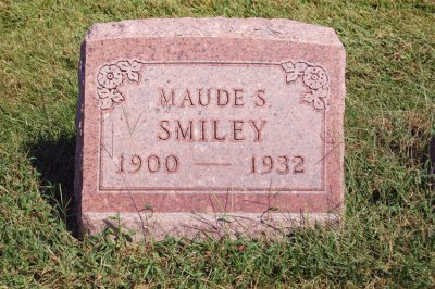 Maude Stanton was the eldest of four children born to, John Hall Stanton and his wife, Myrtle Lenore [CLINE] Stanton. On 03 Feb 1923 she married, Vance McConnell Smiley. Together this couple would share three known children.   
