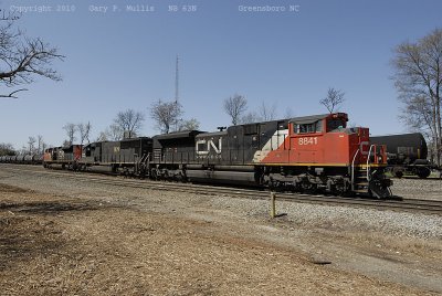 The power is running around the train at Greensboro.jpg