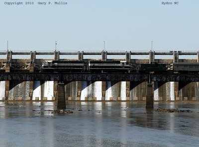 Close up of the train at Hydro.jpg