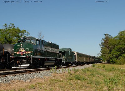 New power is on the tran waiting on the trip west the next day.jpg