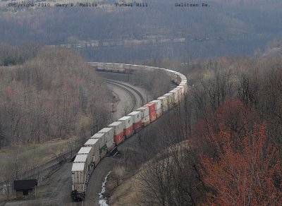 Eastbound stack train at Tunnel Hill.jpg