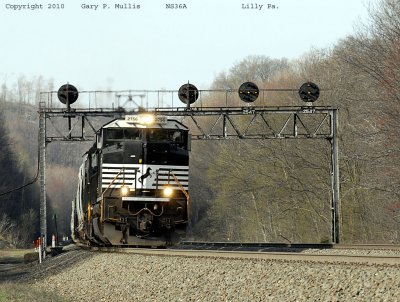 An eastbound under the PRR signals at Lilly.jpg