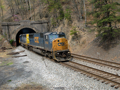 A westbound coming out of Randolph tunnel.jpg
