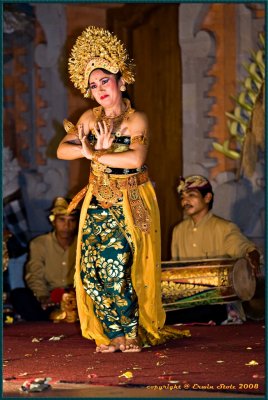 Legong Dance