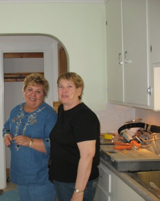Isola & Jean in kitchen