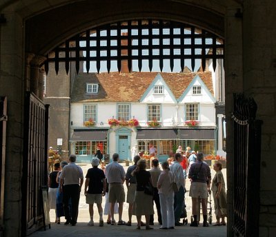 Castle Gate, Bury St. Edmunds, UKby photophile