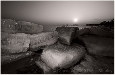 Another view of the b&w icy sunset.
