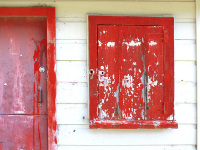 142_Abandoned House - Red door.JPG