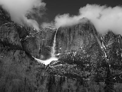 Yosemite Falls BW.jpg