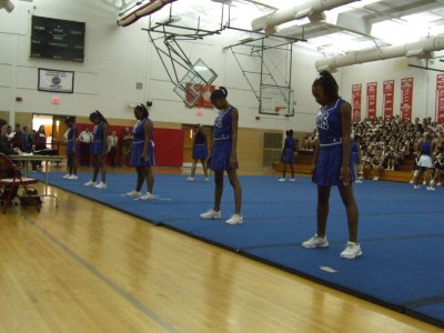 2007_1101FootballCheering0010.JPG