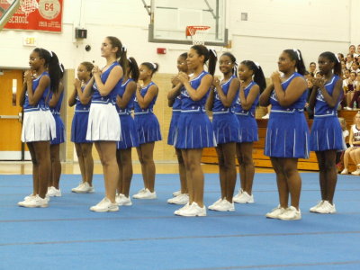 2007_1101FootballCheering0012.JPG