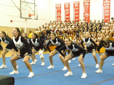 2007_1101FootballCheering0022.JPG