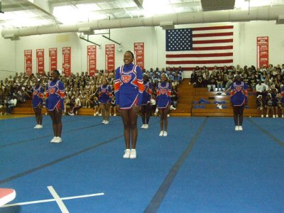 2007_1101FootballCheering0030.JPG