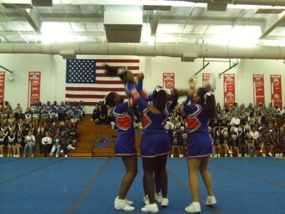 2007_1101FootballCheering0033.JPG