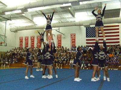 2007_1101FootballCheering0038.JPG