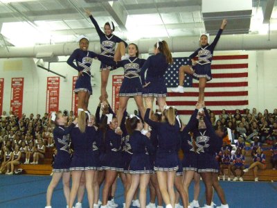 2007_1101FootballCheering0042.JPG