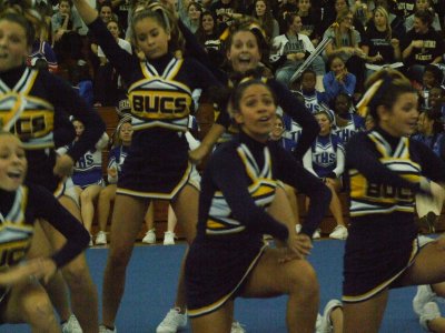 2007_1101FootballCheering0080.JPG