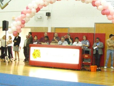 2007_1101FootballCheering0087.JPG