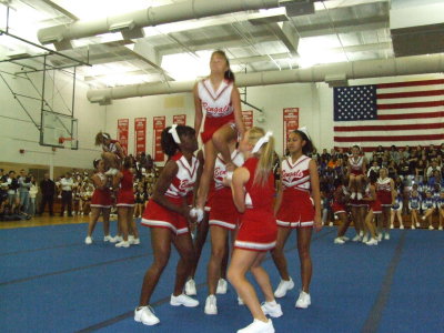 2007_1101FootballCheering0090.JPG