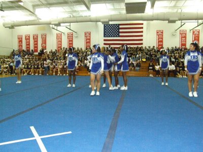 2007_1101FootballCheering0102.JPG