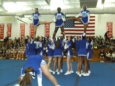 2007_1101FootballCheering0104.JPG