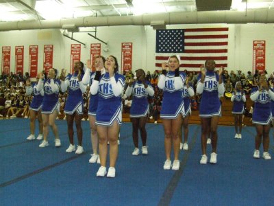 2007_1101FootballCheering0105.JPG