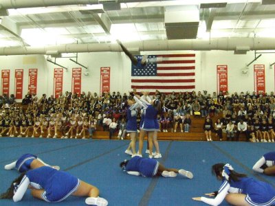 2007_1101FootballCheering0108.JPG
