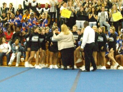 2007_1101FootballCheering0112.JPG