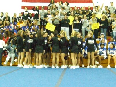 2007_1101FootballCheering0113.JPG