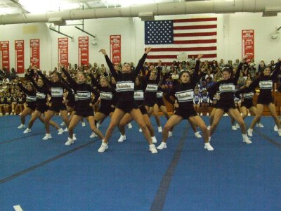 2007_1101FootballCheering0116.JPG