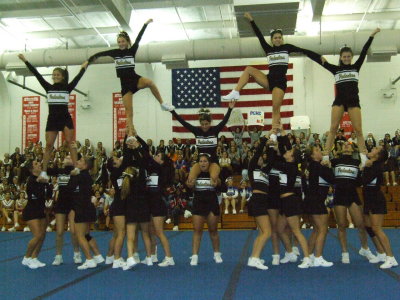 2007_1101FootballCheering0121.JPG