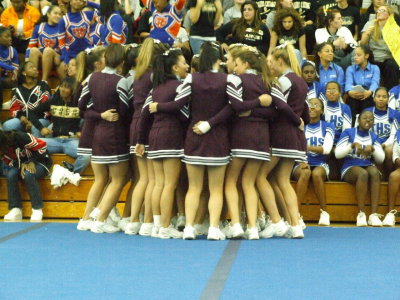 2007_1101FootballCheering0123.JPG