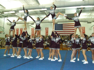 2007_1101FootballCheering0130.JPG