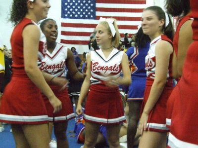 2007_1101FootballCheering0155.JPG