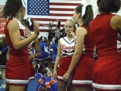 2007_1101FootballCheering0156.JPG