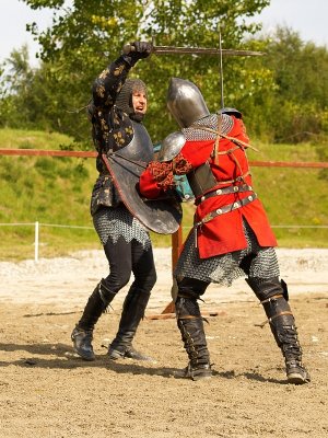 2008-08-17 Dark and red knights fight