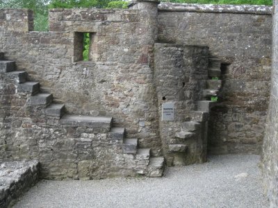 Unprotected Stairs - Caher Castle.jpg