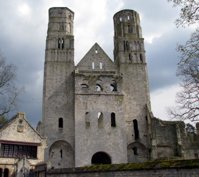 Abbey Jumieges.jpg